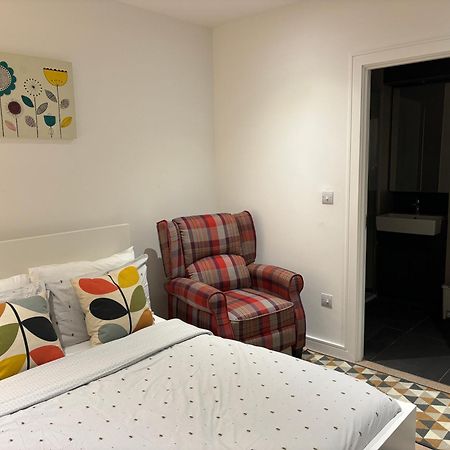Modern En-Suite Room And Self Catering In London Exteriör bild